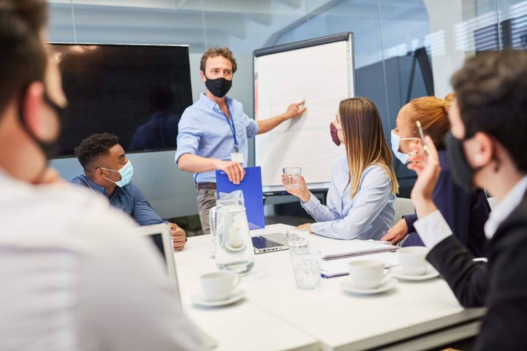 Automatizar los diferentes procesos de una empresa con los servicios de marketing automatizado de Israel Huerta