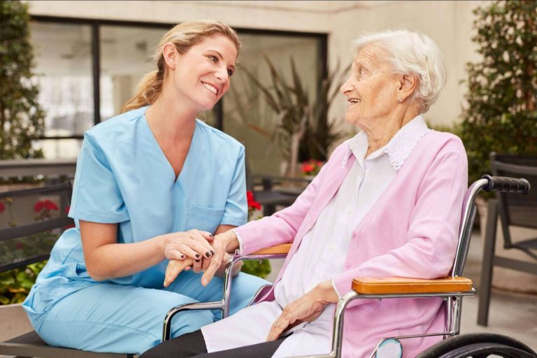 Seyer Hogar, los servicios para el cuidado de ancianos y enfermos