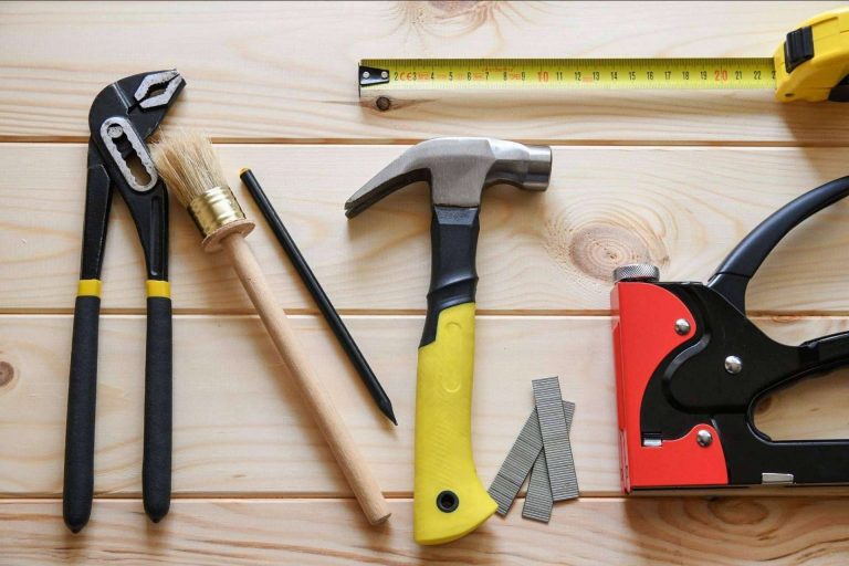 Las ventajas de la ferretería online en Chiclana de Ferretería Dealpe