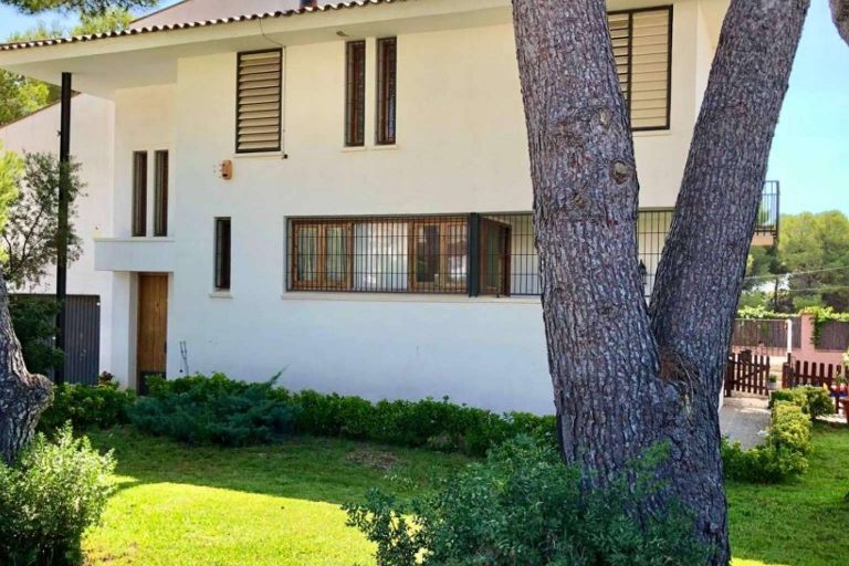 Chalé en venta con piscina cercano a la playa