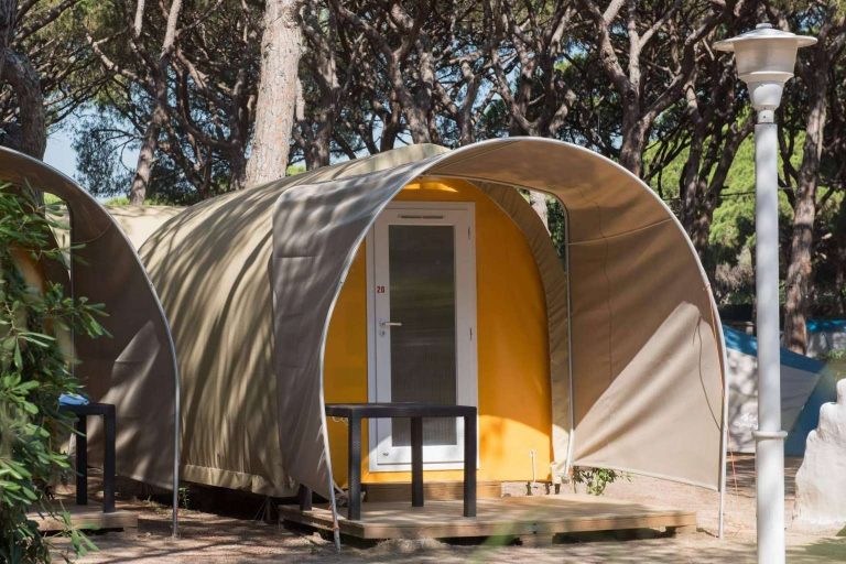 Descubrir alojamientos de camping y glamping que no dejarán indiferente a nadie
