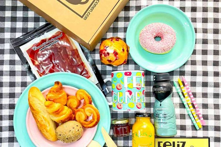 Buen gusto y originalidad en los desayunos a domicilio de la empresa Las Flores No Se Comen