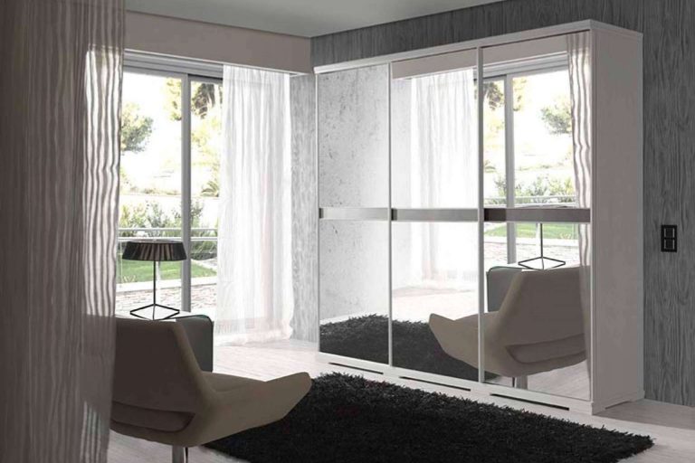 Monrabal Chirivella elabora armarios a medida