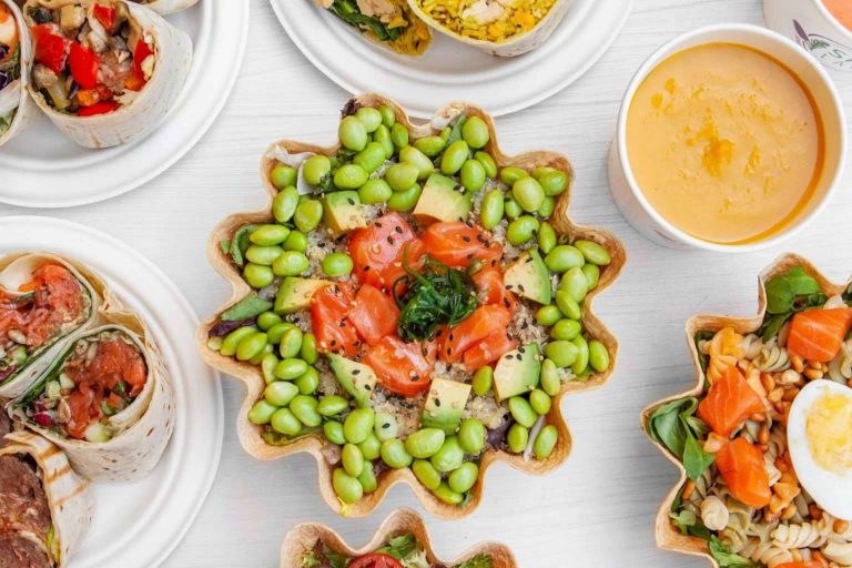 Para impulsar la alimentación productiva de los trabajadores de las empresas, Sanaladas ofrece comida sana y un servicio respetuoso con el medioambiente