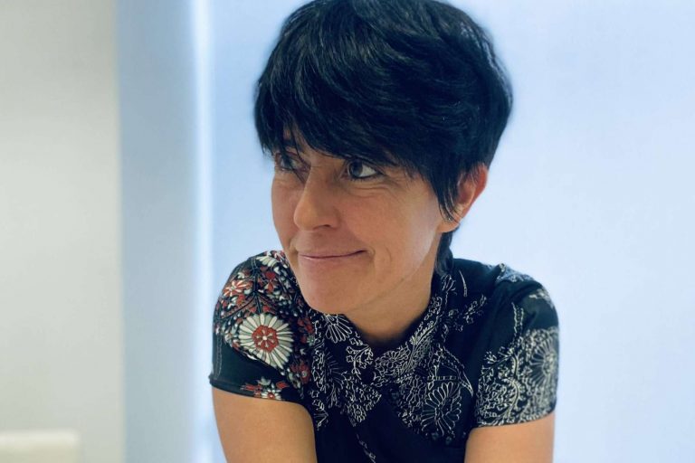 Los dioses atontados, una asombrosa obra de Susana Alles que está ayudando a sus lectores a llevar a cabo cambios en su vida y vivir en paz