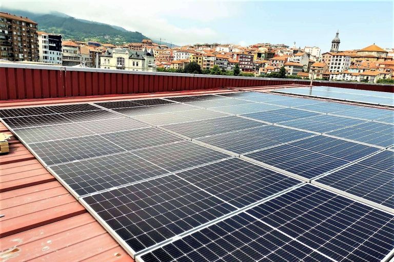 Para particulares y empresas, Energiber realiza instalaciones de autoconsumo solar y contribuye a la eficiencia energética