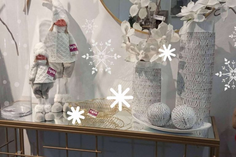 Las opciones de decoración Navidad rosa y plata que ofrece Iglú Tiendas durante el Black Friday