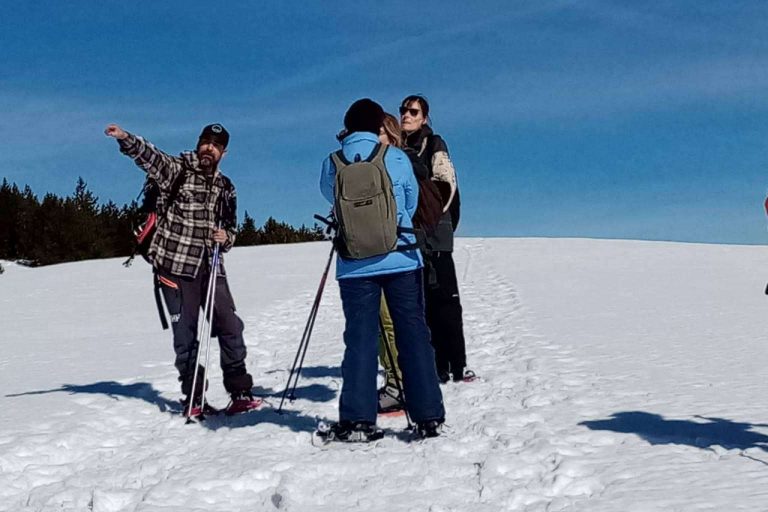 Las aventuras detrás de las excursiones con raquetas de nieve, por la academia Vertical Challenge