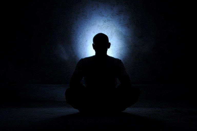 Aislarse para pensar, el poder del silencio con el escritor Edoardo Zeloni Magelli