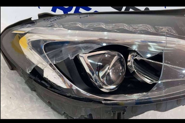 La restauración de faros de coche de la mano de Vagen Repair