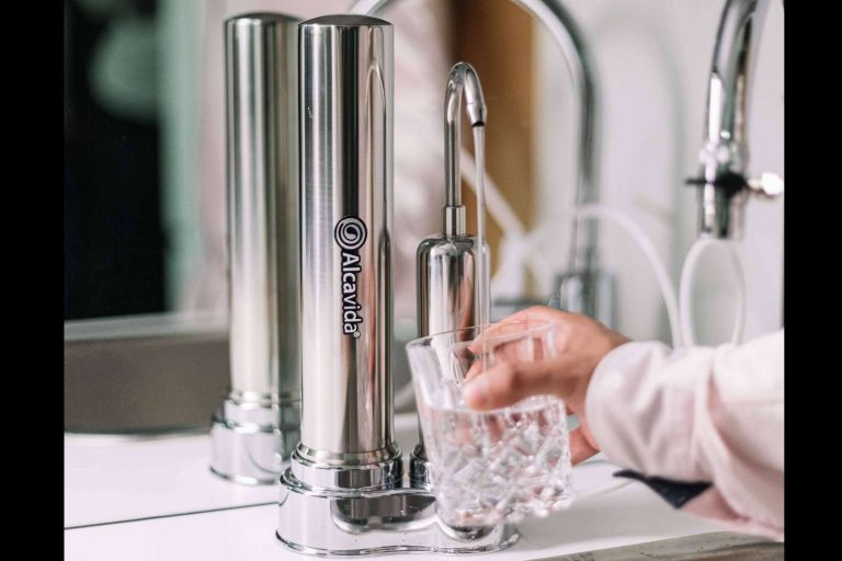 El ionizador de agua Alcavidauidar apuesta por cuidar el cuerpo bebiendo agua del grifo