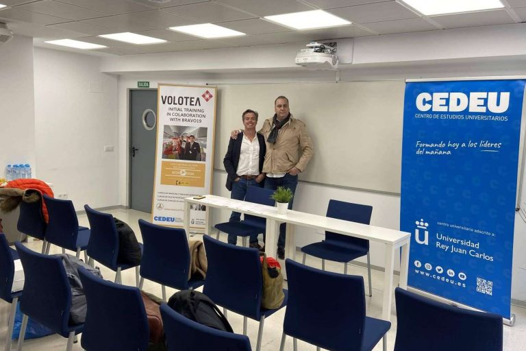 La oportunidad de negocio en expansión que ofrece la escuela de auxiliares de vuelo Bravo19