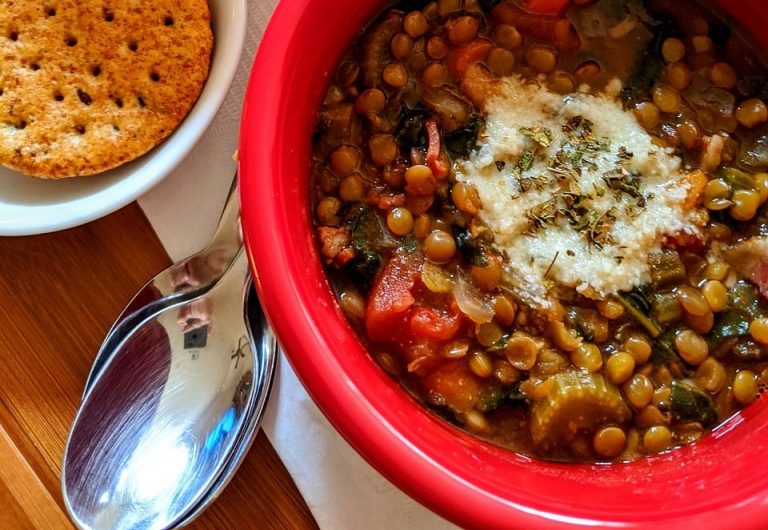 Lentejas en olla express: ingredientes y tiempo exacto para que no se peguen