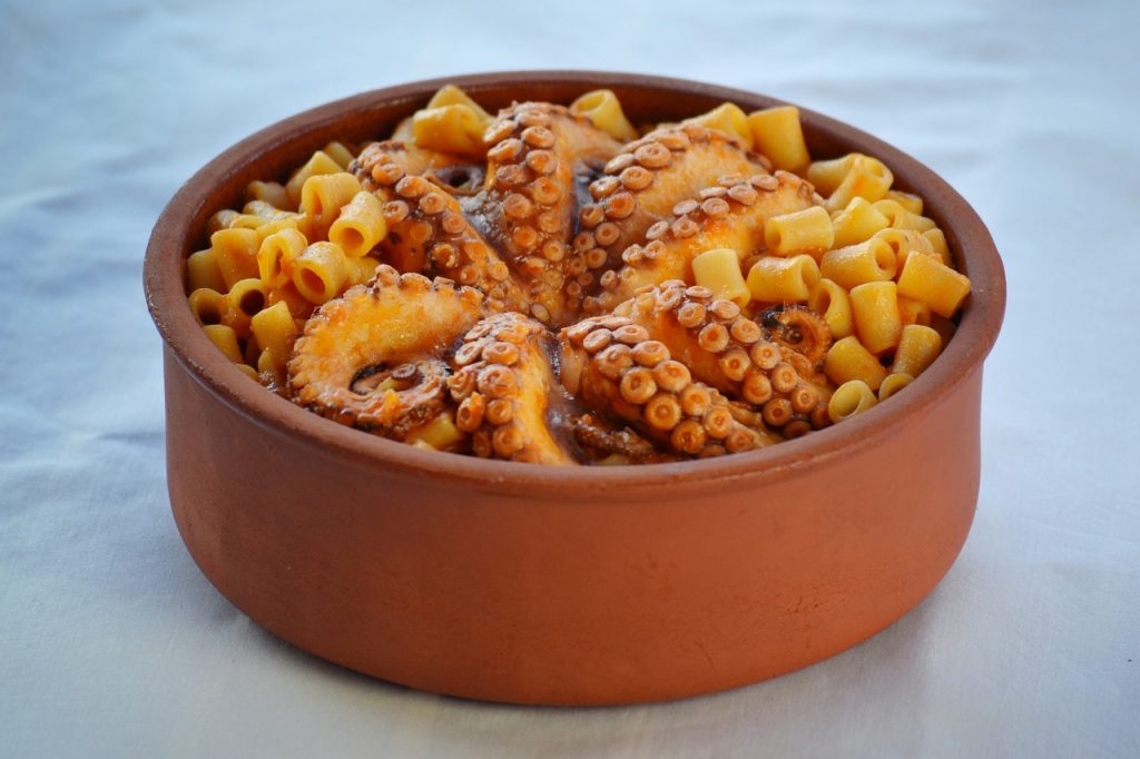 Espaguetis a la marinera: cómo se hacen y qué llevan