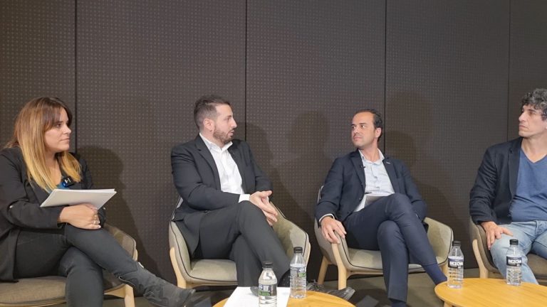 Expertos ponen en relevancia los principales retos a los que se enfrenta la telemedicina: mayor formación digital y escucha activa