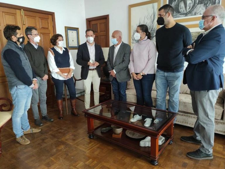 Administraciones de lotería donan lo recaudado en una campaña de donativos a los damnificados por el volcán