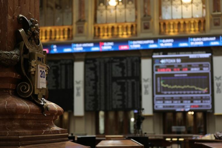 La Bolsa negocia casi 39.500 millones en noviembre, un 7,4% menos que un año antes