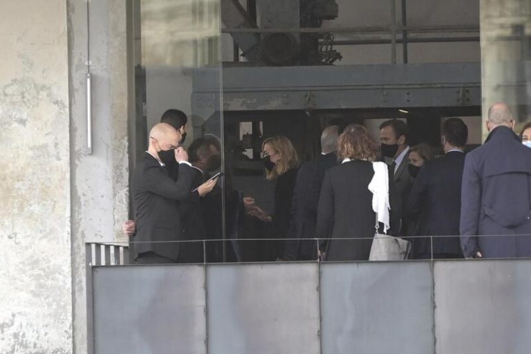 Marta Ortega visita en A Coruña la exposición de Peter Lindbergh