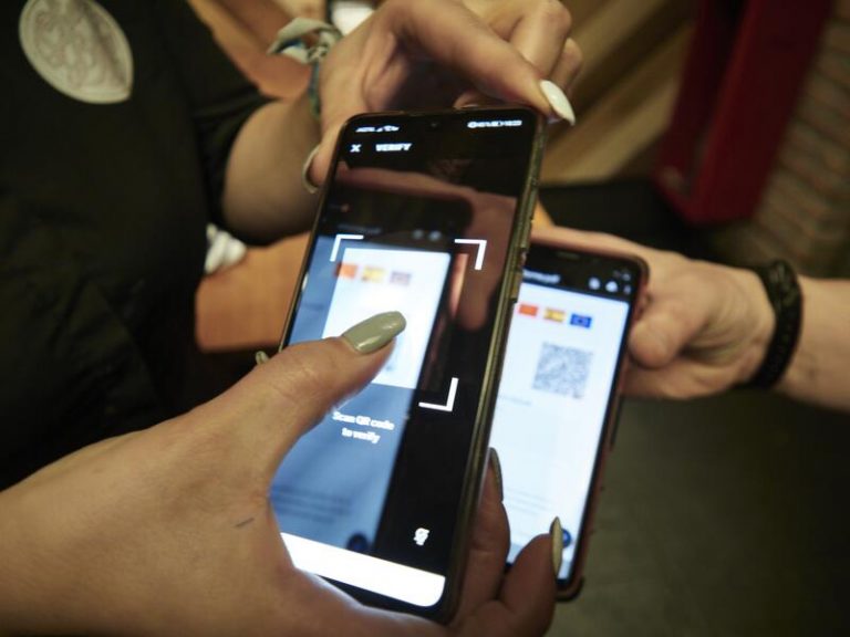 Aragón estudia crear una app para controlar el pasaporte COVID