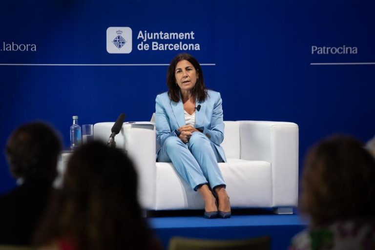 María Jesús Almazor, recibe el premio 'Mujer y Empresa Capital 2021'