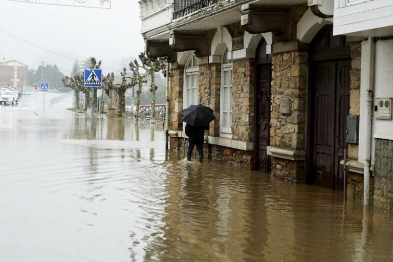 Lluvias, nevadas, viento y oleaje pondrán en riesgo a una docena de CCAA y a Melilla