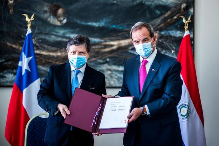 Chile y Paraguay firman un acuerdo de libre comercio