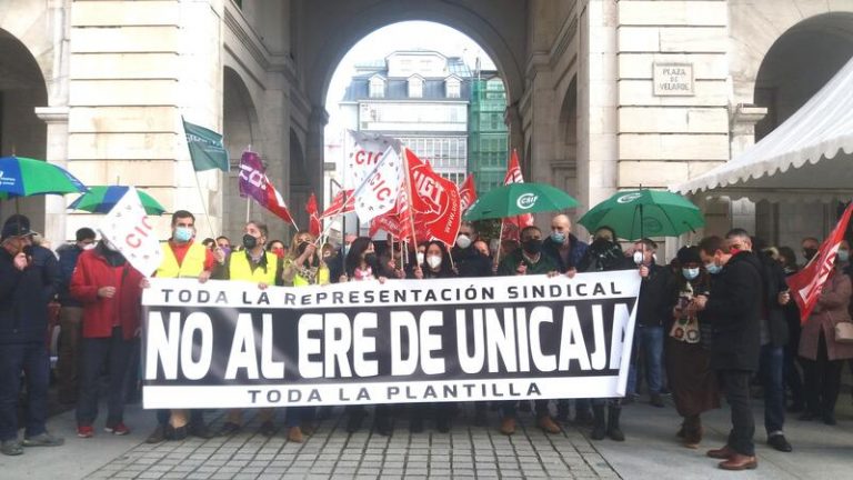 La segunda huelga por el ERE Unicaja alcanza un seguimiento del 91%