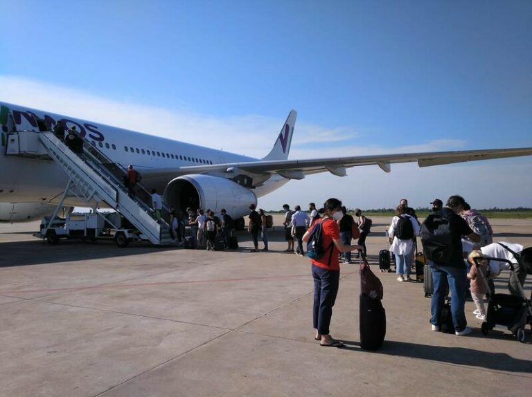 Despega de Mozambique el avión de Iberia con españoles atrapados por la nueva variante