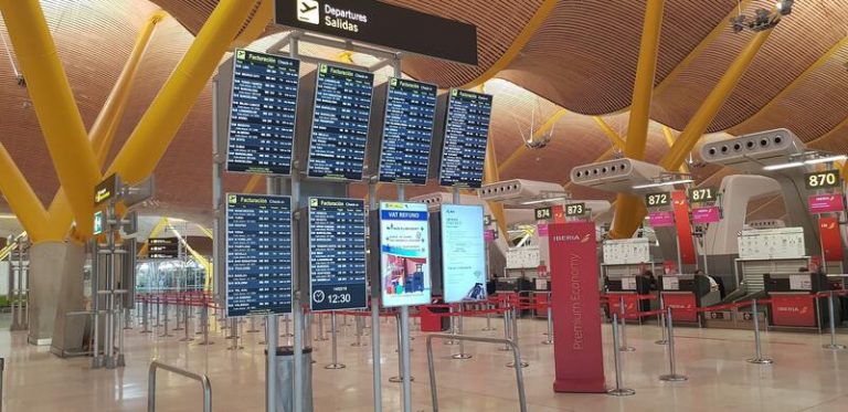 ALA urge al Gobierno a reforzar la dotación policial en los controles de pasaporte de los aeropuertos