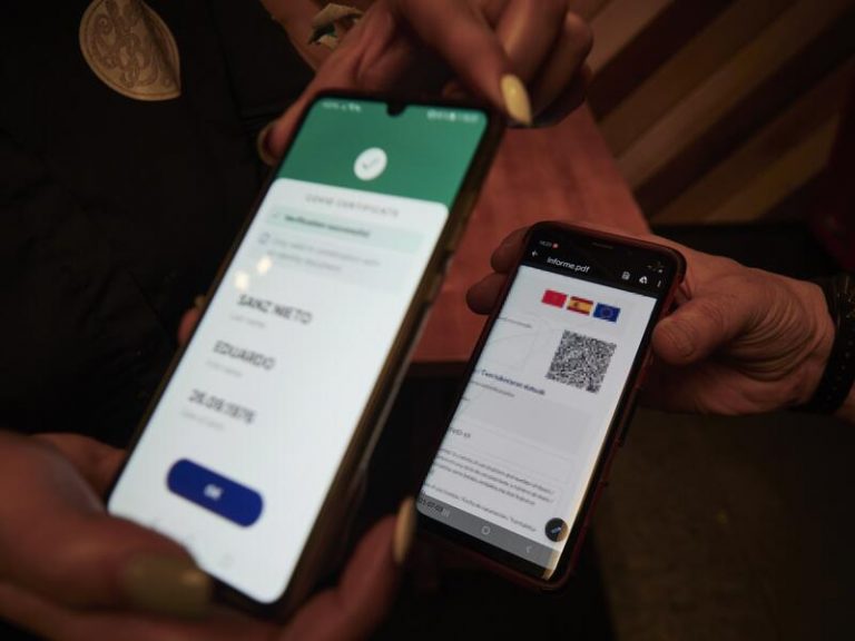 Las multas por incumplir certificado covid en Valencia serán de 600 euros para usuarios y 30.000 a locales