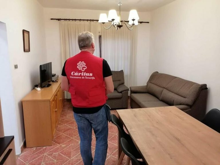Cáritas acondiciona viviendas y ofrece atención a más de 120 familias en La Palma