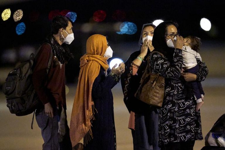 Los refugiados afganos 3 meses después de su llegada: 1.733 están en el sistema de acogida aprendiendo el idioma