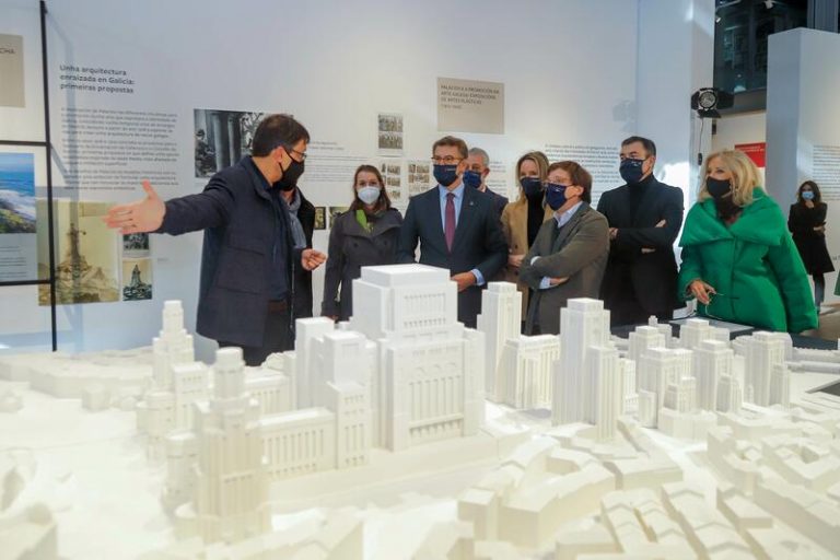 Feijóo y Almeida visitan en Vigo una muestra sobre el arquitecto Antonio Palacios