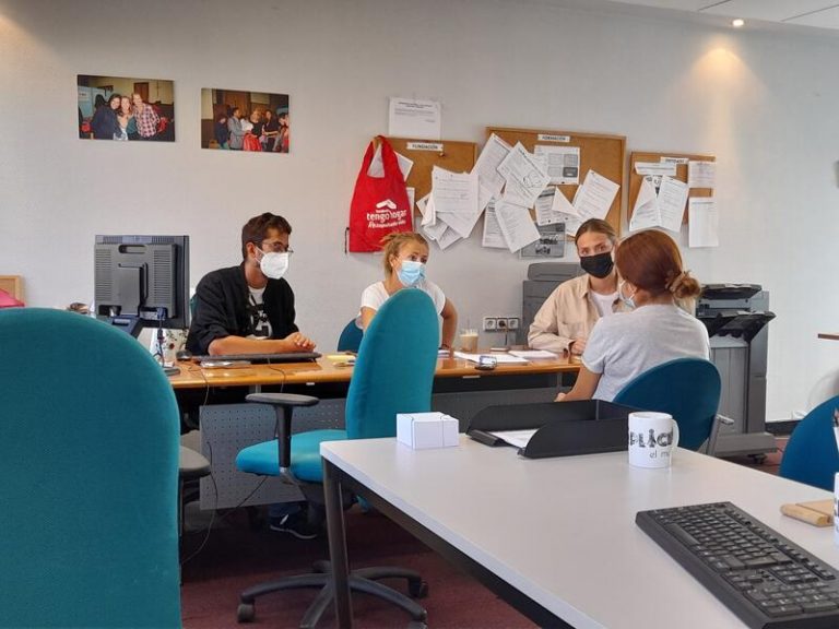 Fundación Tengo Hogar logra la inserción laboral del 65% de beneficiarios de su programa para familias en riesgo