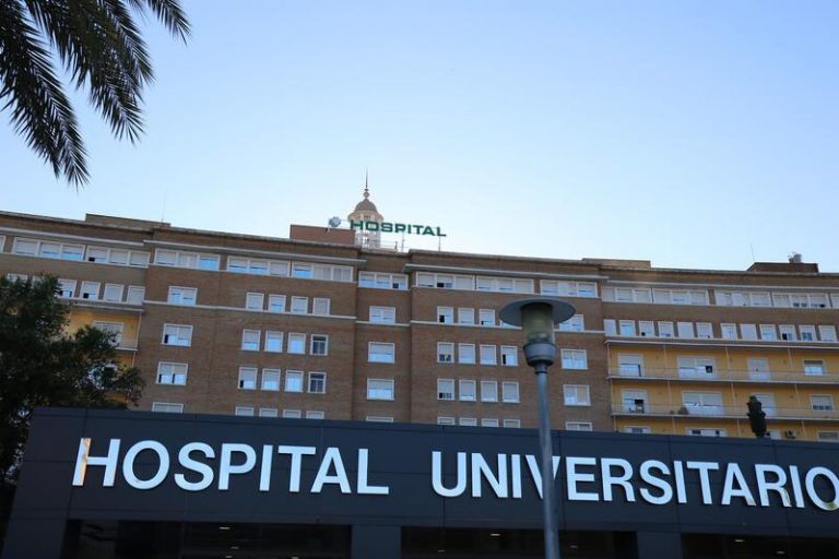 Andalucía suma cinco hospitalizados en 48 horas hasta 328 y un paciente en UCI hasta 70