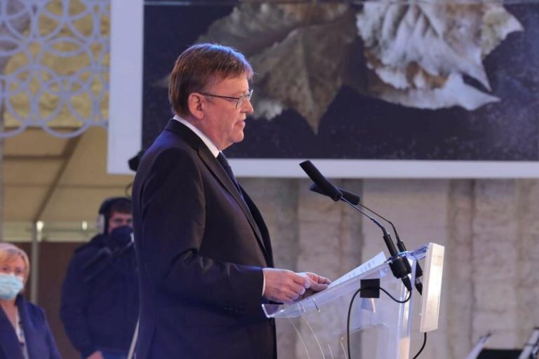 Puig pide reforzar el papel de las comunidades el Día de la Constitución