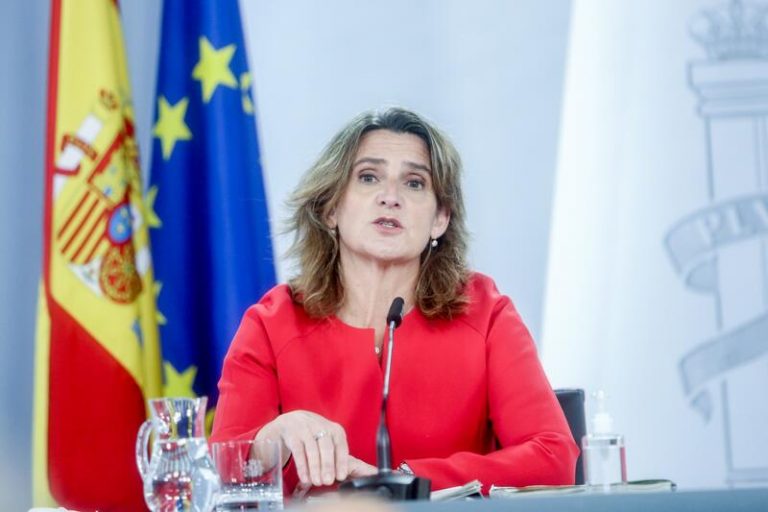 Madrid recuerda que la competencia sobre grandes plantas fotovoltaicas corresponde al Ministerio