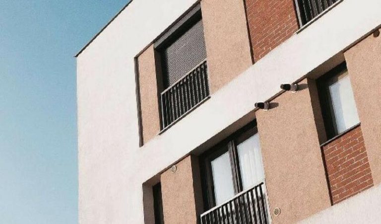 El precio medio del alquiler cae un 0,08% interanual en noviembre, según pisos.com