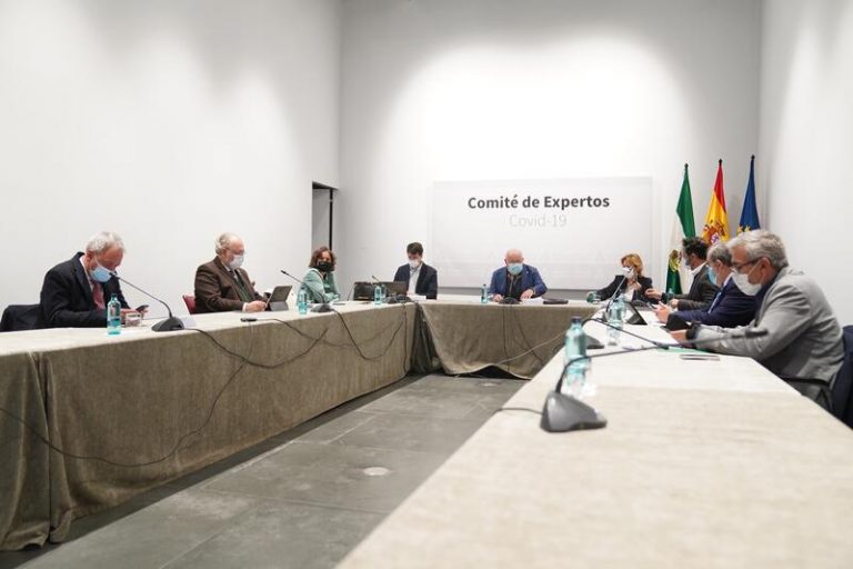 Andalucía amplía proponer certificado Covid a hostelería y ocio nocturno