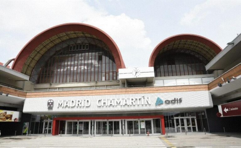 Adif licita la renovación de los equipos de seguridad de Chamartín por 8 millones