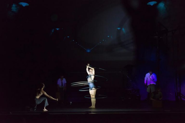 La compañía Les 7 doigts de la main abre la programación de Teatros del Canal con 'Passagers'