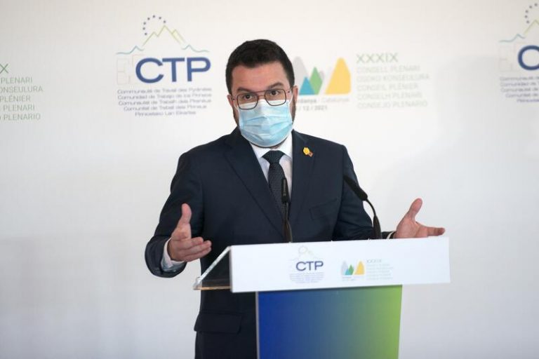 Aragonès pide a Borras responsabilidad y no hacer 