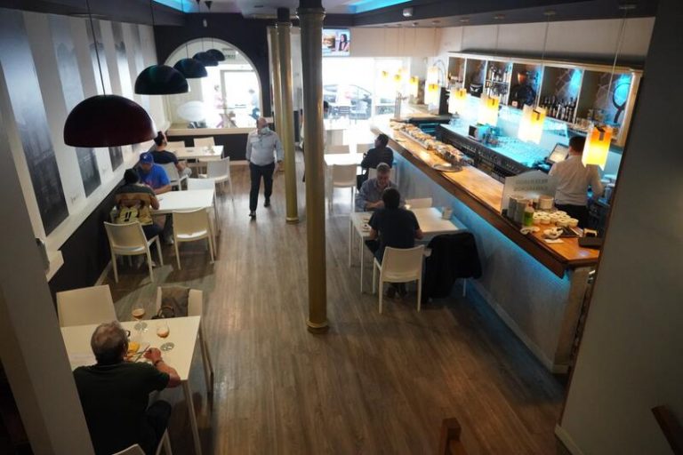 Gobierno vasco: No es necesario el pasaporte Covid en el bar de los restaurantes de más de 50 comensales
