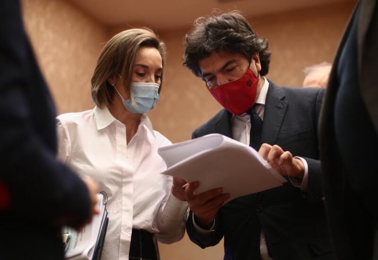 El PP acusa al PSOE de cuestionar la existencia de AIReF, CNMV o CNMC