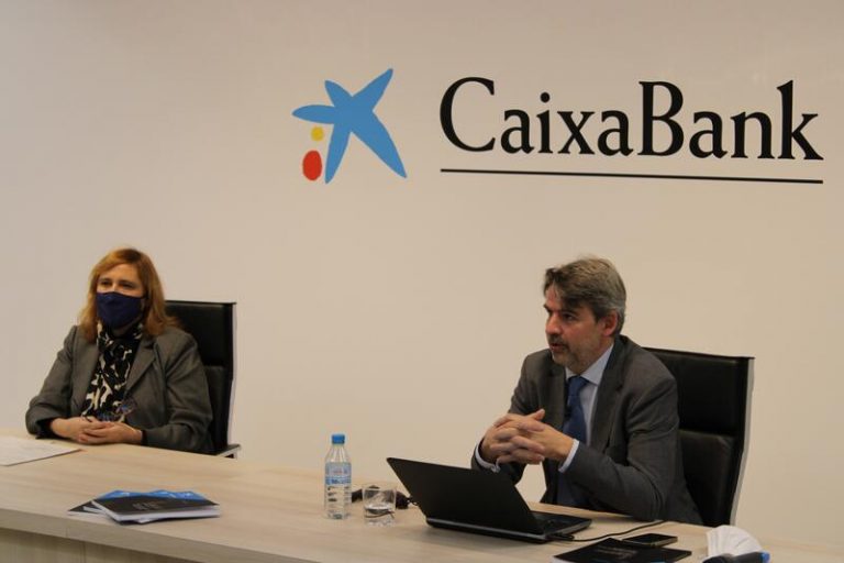 6 de cada 10 trabajadores de la industria carece de formación