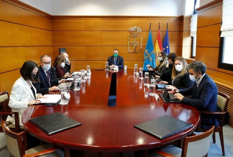 Gobierno asturiano estudia medidas como el pasaporte covid y limitar aforos