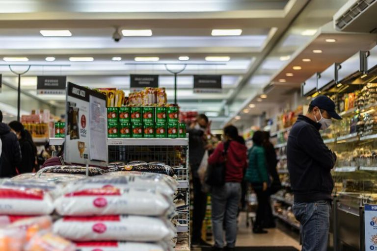 Funcas prevé que la inflación interanual se sitúe en el 5,8% en diciembre