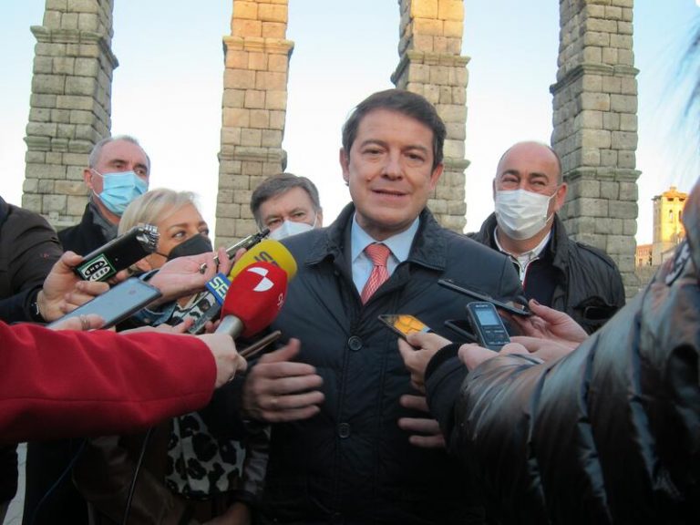 Mañueco afirma que su compromiso es proteger a las personas de 