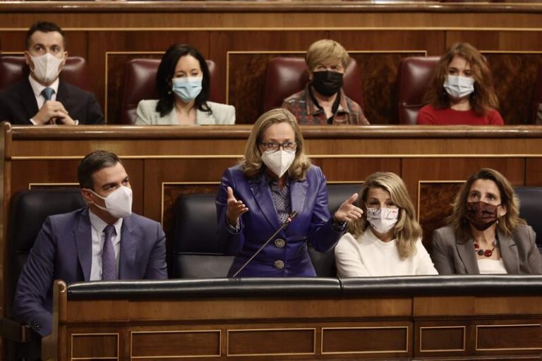 La oposición centra en Calviño el último Pleno de control al Gobierno del año en el Congreso