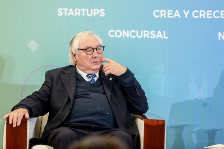 Castells dejará su cargo en el Ministerio de Universidades y será sustituido por Joan Subirats